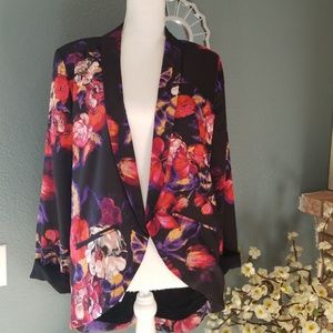 MINKPINK Floral Size Large High Low Blazer